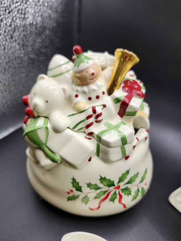 Lenox Holiday Santa Trineo Azúcar Cuenco, Crema con Tapa y Cucharadita Caja Original Foto 2 de 4