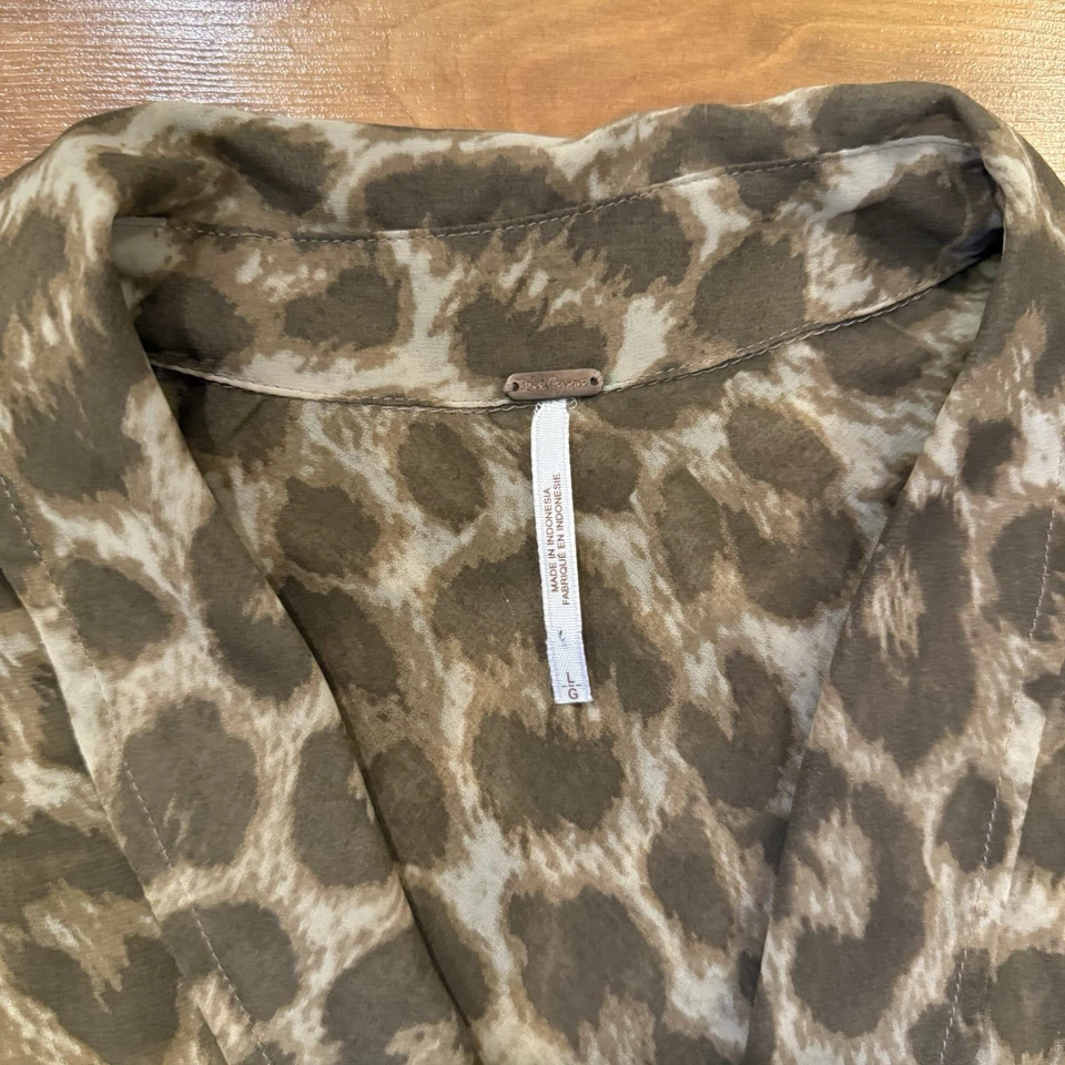 Blusa Camisa Top Free People Manga Larga Estampado Animal Guepardo Semi Transparente Talla L Foto 2 de 4