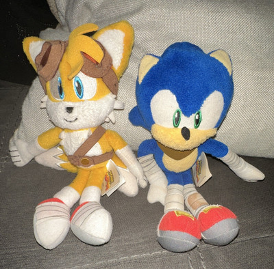 TOMY Sonic Boom Sonic & Tails Plush Dolls Lot of 2 2014 T22301 T22302
