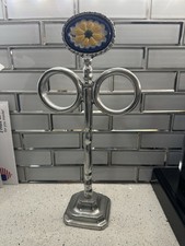 VINTAGE BRASS PEWTER 2 RING COUNTERTOP HAND TOWEL HOLDER FLORAL TALL CHROME WOW