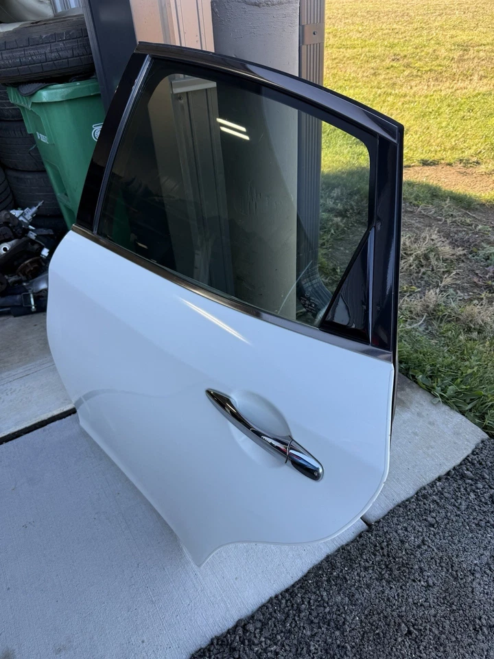 11-19 INFINITI M37 Q70 REAR LEFT DRIVER SIDE DOOR ASSEMBLY - WHITE _ QAA - Image 3 of 4