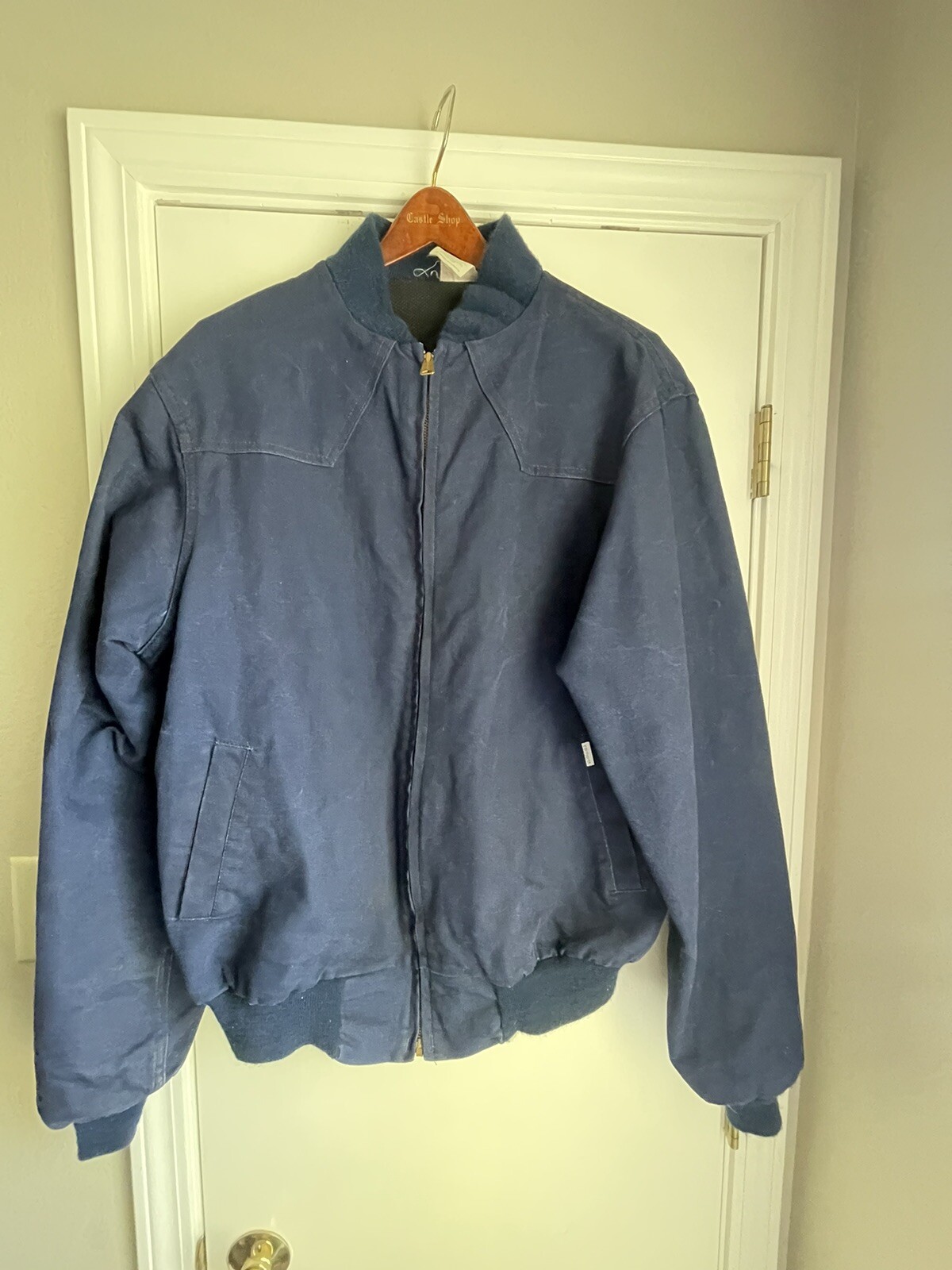 Abrigo de trabajo vintage de los años 80 aislado crahartt