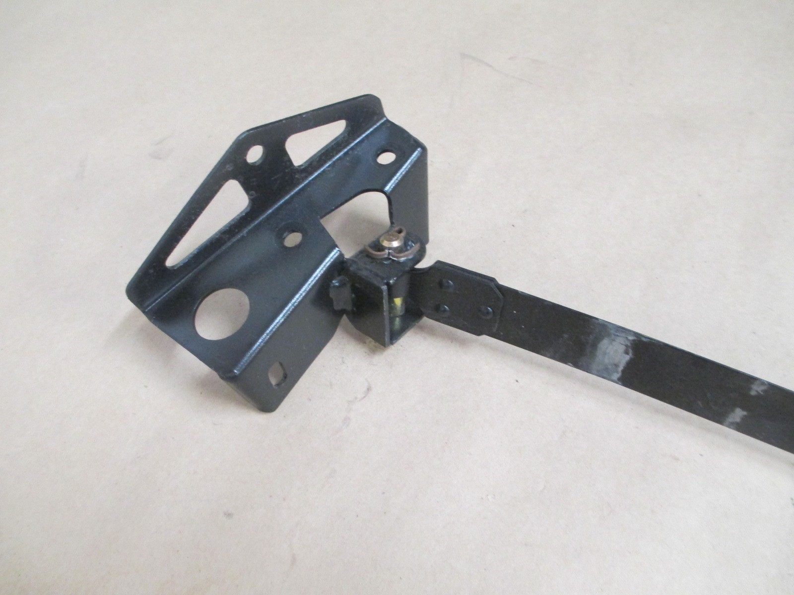 Ferrari 430,360 - RH Fuel Tank Gas Strap # 180348