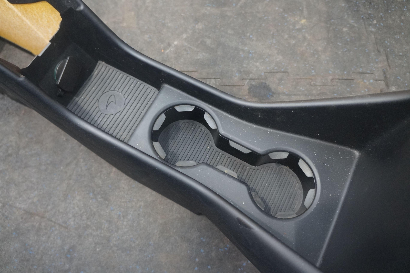 Center Console Cupholder Base Tunnel 11N0427CP OEM McLaren MP4-12C 2014