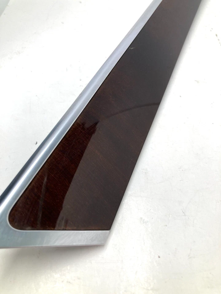 05-11 奥迪 A6 Quattro 司机左后内门装饰成型棕色原始设备制造商 — 第 3/4 张图片