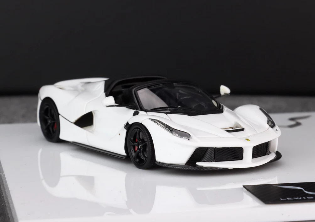 DMH 1:64 Resin car model Ferrari LaFerrari Volcano Red+Pearl