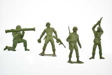 Vintage MP Green plastic toy soldiers