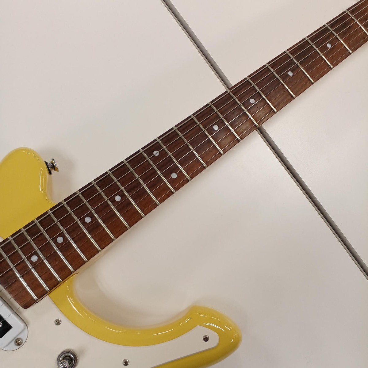 YAMAHA SGV-300 Yellow Electric Guitar Used product Shipping from