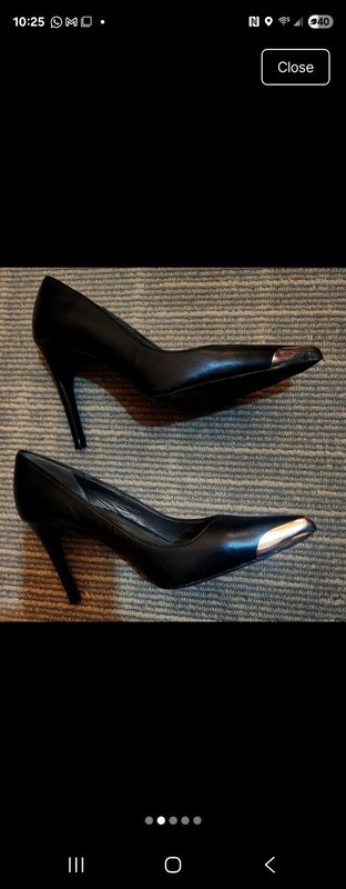 Versace Women's Leather Shoes Authentic. Excellent Condition Size 7.5