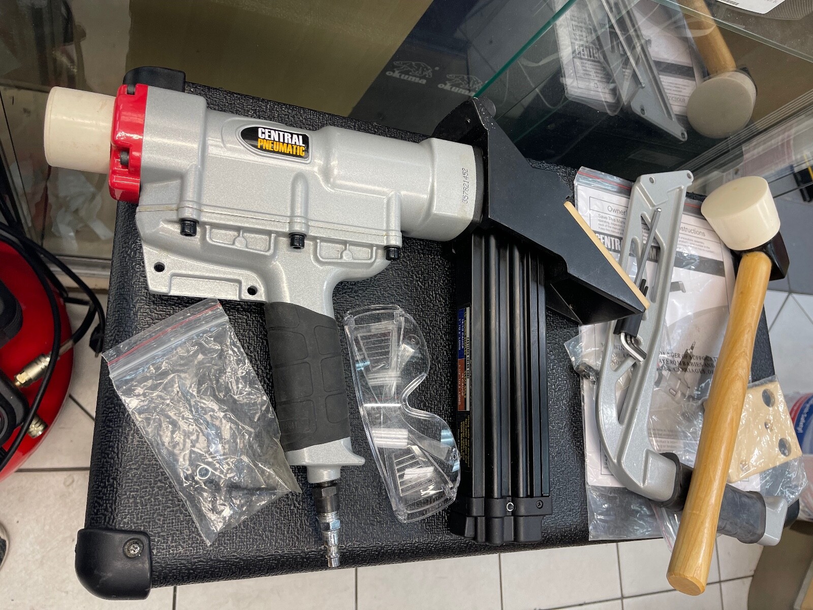 Central Pneumatic 2in1 Flooring Air Nailer/Stapler Model 61689 eBay