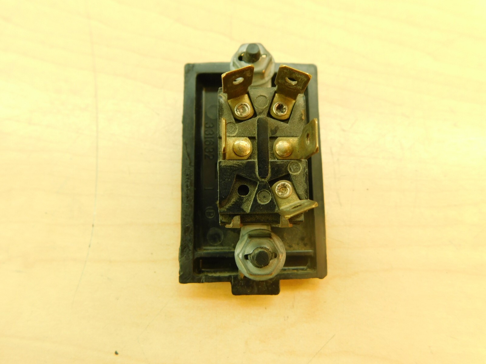 DUAL GAS TANK SWITCH ASSEMBLY FITS 19731980 GMC CHEVY TRUCK 76CT11D2