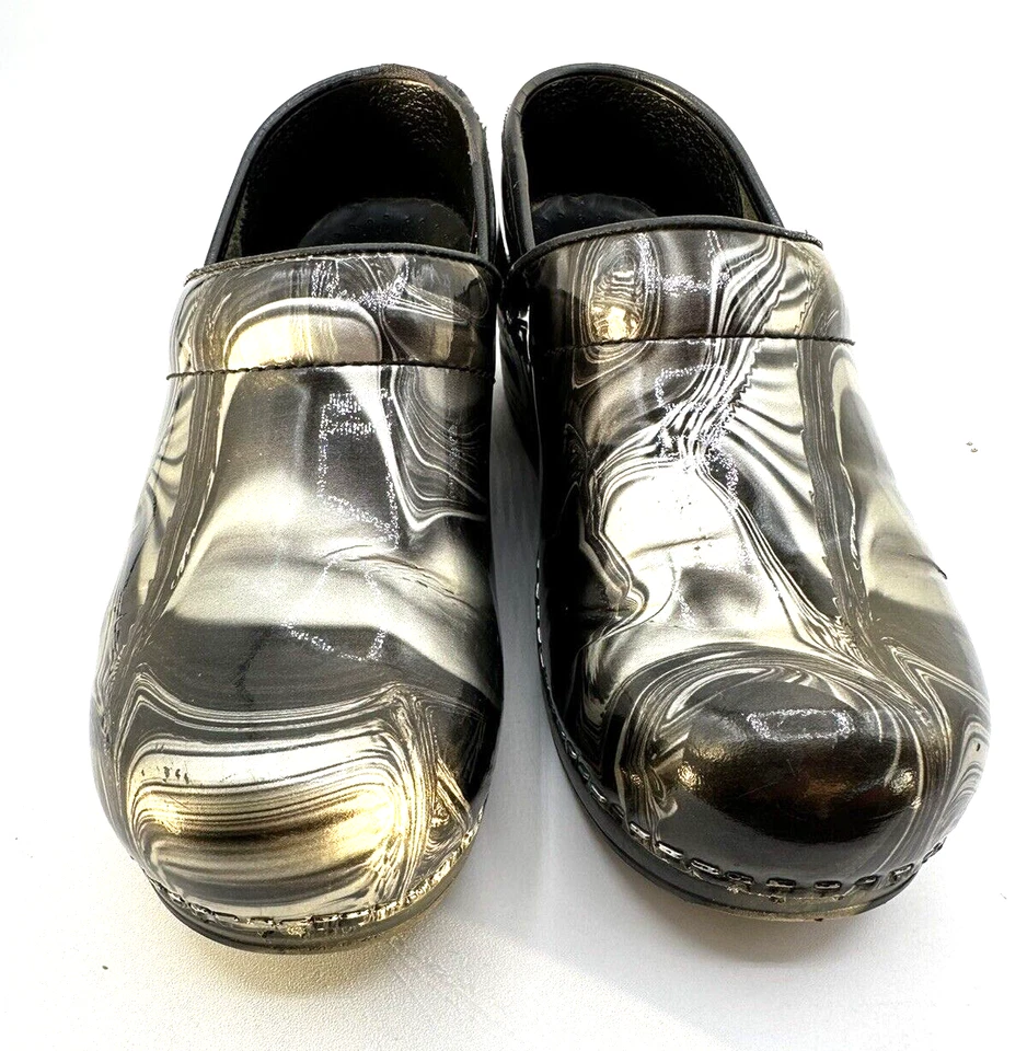 Zuecos daneses Sanita talla 37 negro/plateado diseño "pintura" remolino para mujer talla 6 Foto 3 de 4