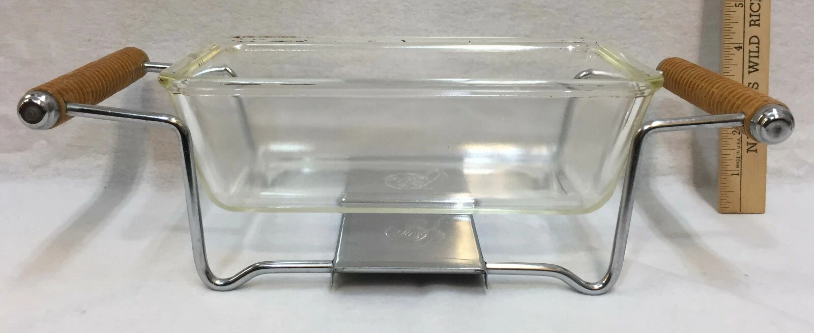 Pyrex Loaf Pan w/ Metal Serving Trivet Wood Handles Clear Glass Meatloaf Bread