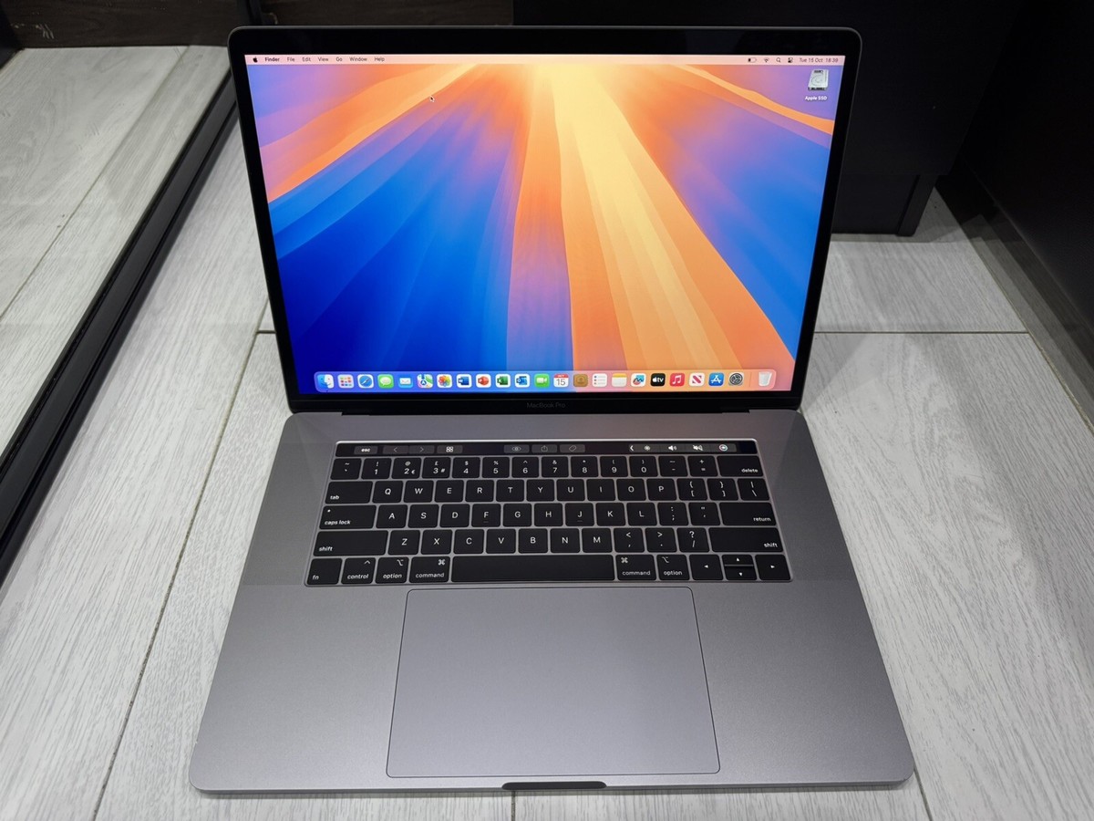 Apple MacBook Pro Retina 15.4” 2018 - 2TB SSD 32GB Ram 2.9GHz 6