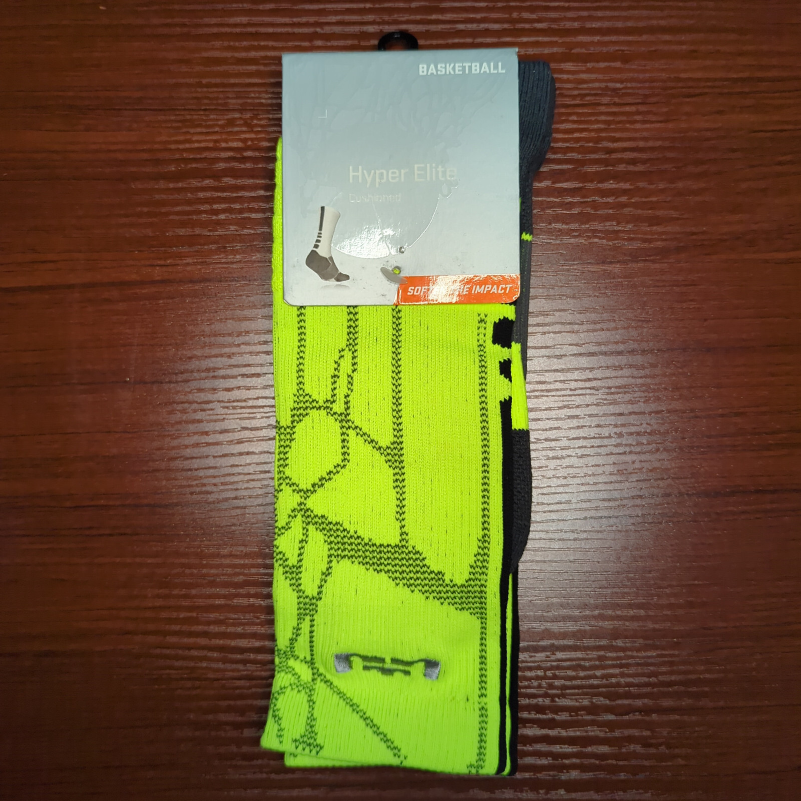 LeBron Nike Hyper Elite Socks Volt Yellow/Black Crew Size Large Basketball