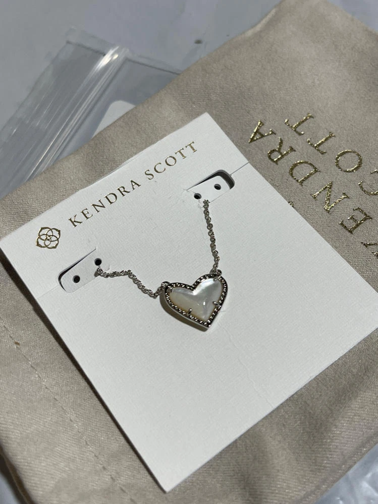 Kendra scott ari heart necklace cheap silver