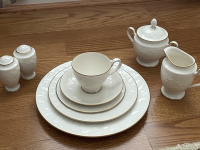 Noritake Ivory China Halls of Ivy