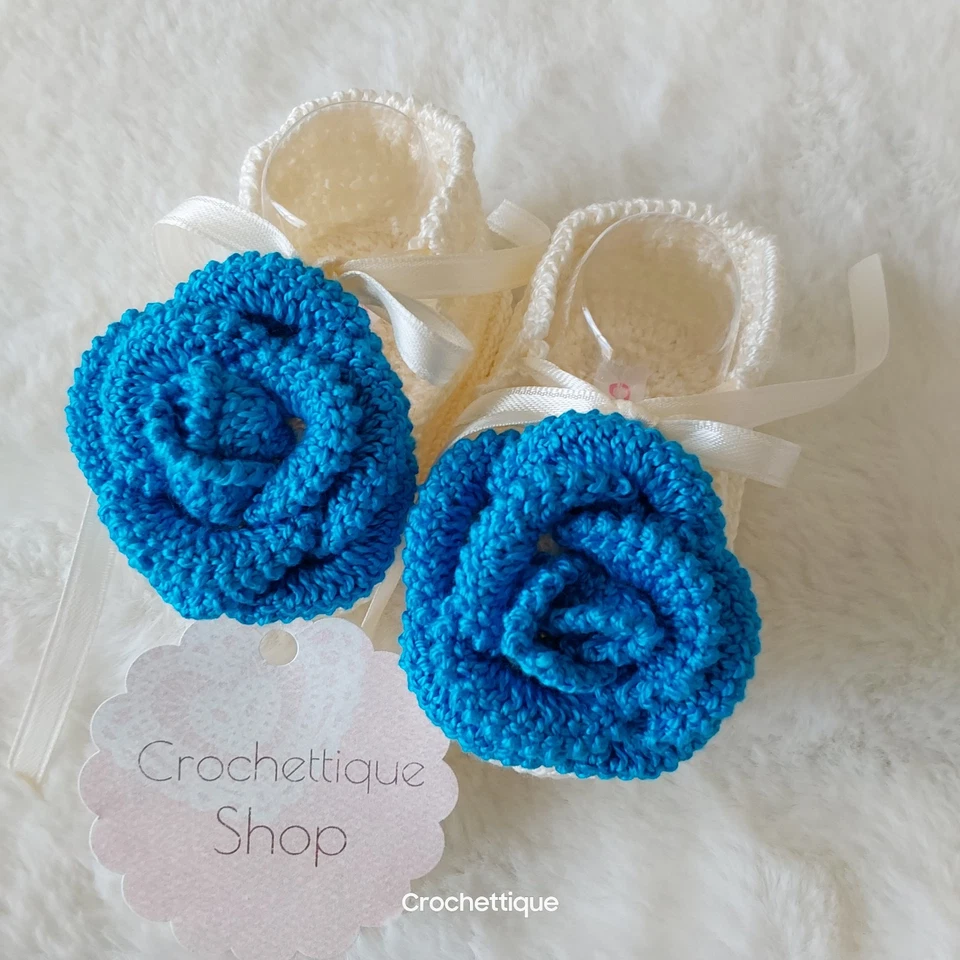 Sandalias Mary Jane de tacón de bebé hechas a mano con flores rosas Foto 2 de 4