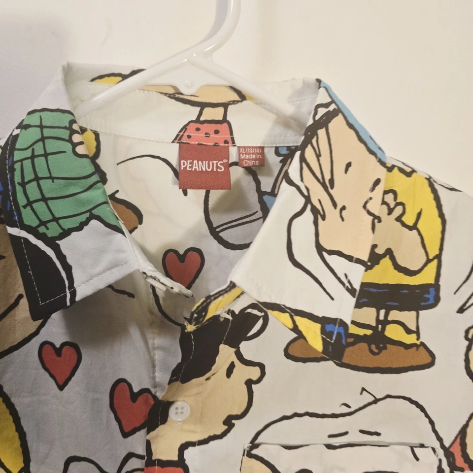 Camisa FOREVER 21 PEANUTS Personaje Abotonada Niños Talla Mediana Foto 4 de 4