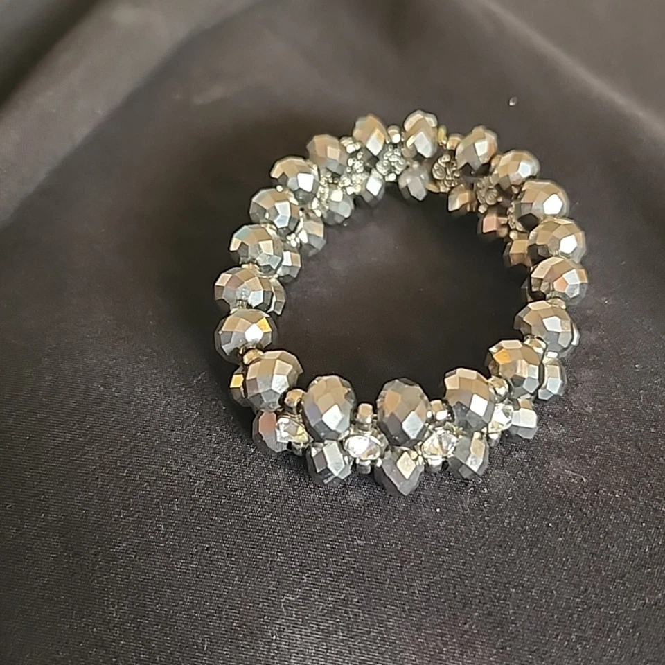 1928 Collection Hematite & Crystal Women Stretch Bracelet Silver Tone Glam Gala Foto 2 de 4