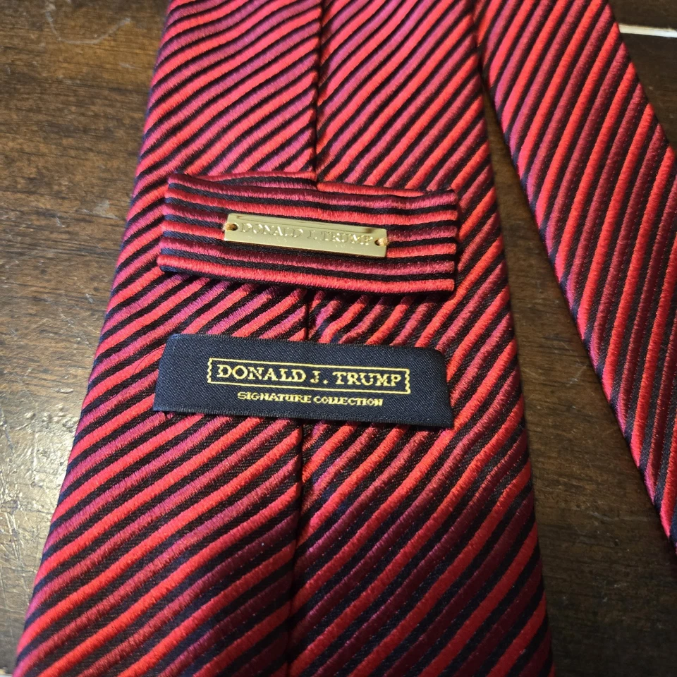 Галстук Donald J Trump Signature Collection в красные полоски шелковый галстук изысканный - Изображение 2 из 4