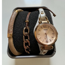 Fossil Schmuckset mit Armbanduhr und Armbänd...