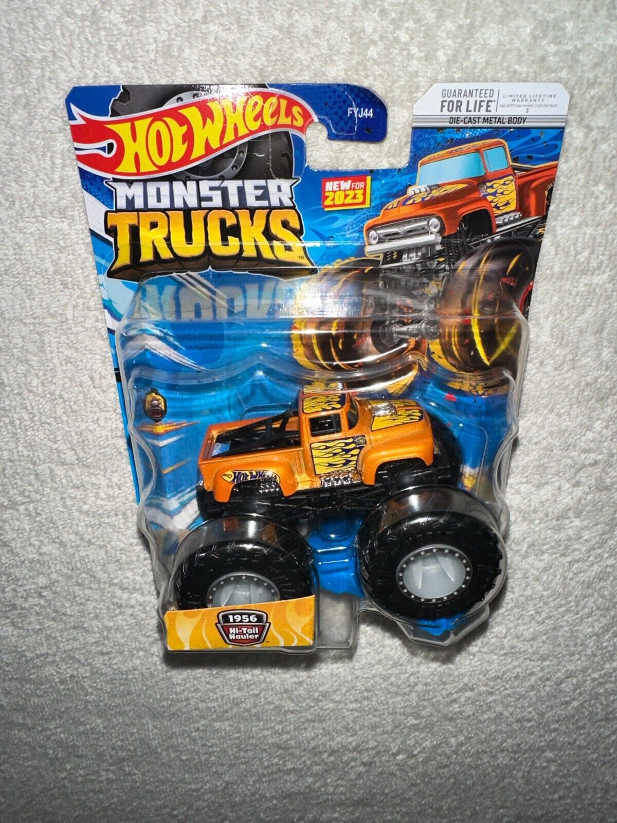 Hot Wheels - 2023 Monster Trucks Leading Legends 3/6 Monster Vette