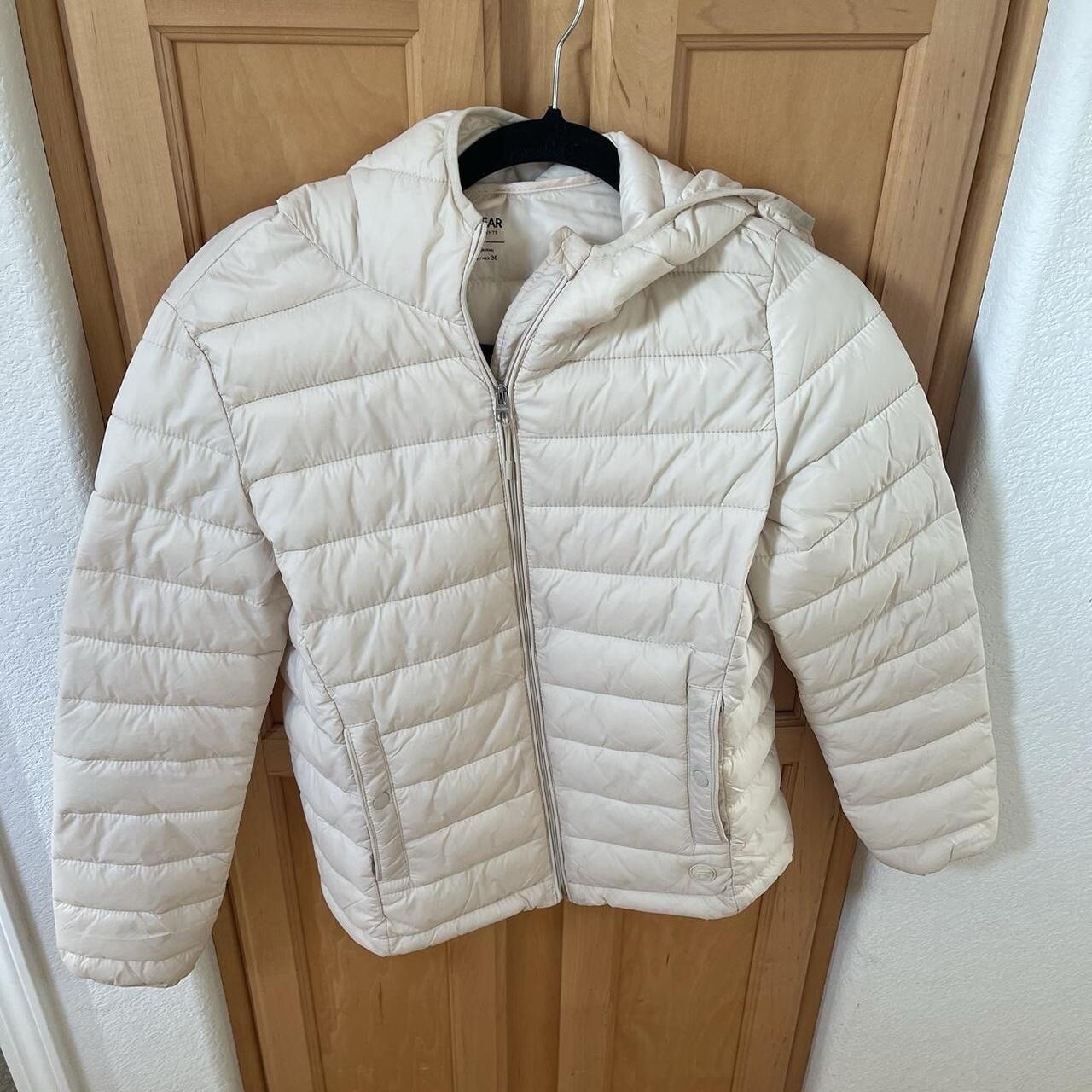 Pull & Bear Lightweight Puff Padded Hooded Jacket… - image 7