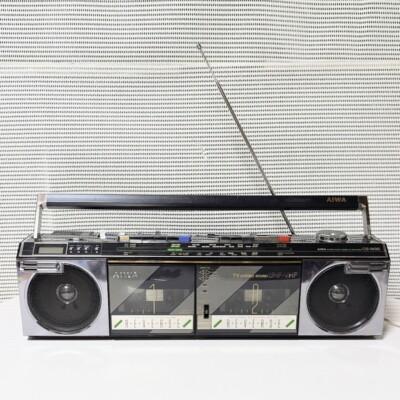 AIWA CS-W99 AIWA Double Radio Cassette Recorder power-on