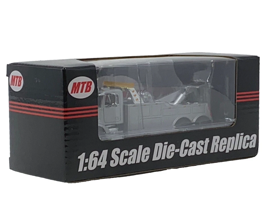 1/64 SPECCAST SILVER 385 PETERBILT WRECKER TOW TRUCK - Image 3 of 4