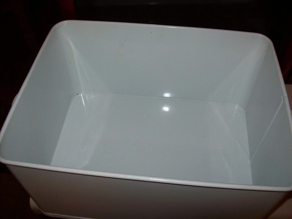 METAL BISCUITS STORAGE BOX WITH LID WHITE WITH BLUE PRINT - Image 3 of 4