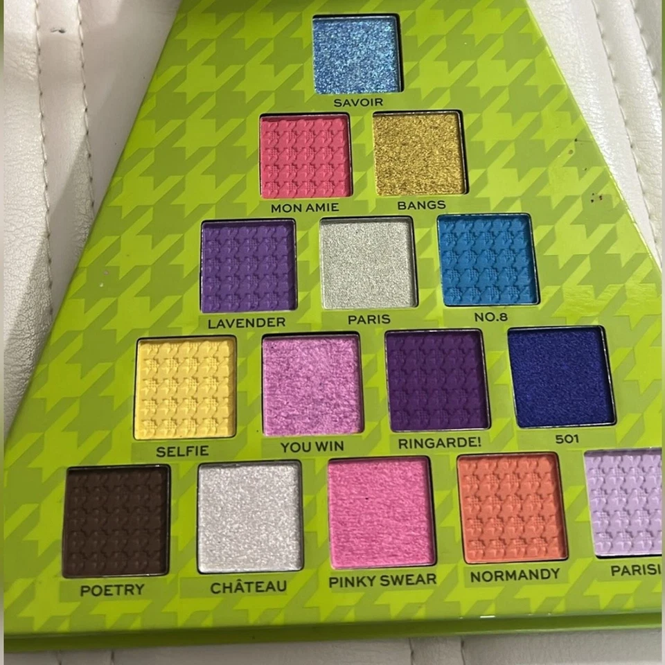 Makeup Revolution Emily in Paris City of Love Vegan Palette 0.3oz Brand New - Image 2 of 4