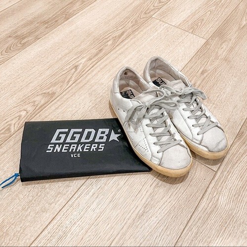 why should doctors wear white coats