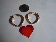 WOMEN'S 14KT YELLOW GOLD HEART SHAPED HOOP EARRINGS 1" VG 1.2 GRAMS