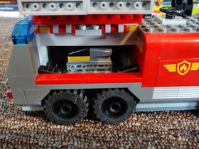 LEGO City: Airport Fire Truck 60061  Complete No Manual Or Box