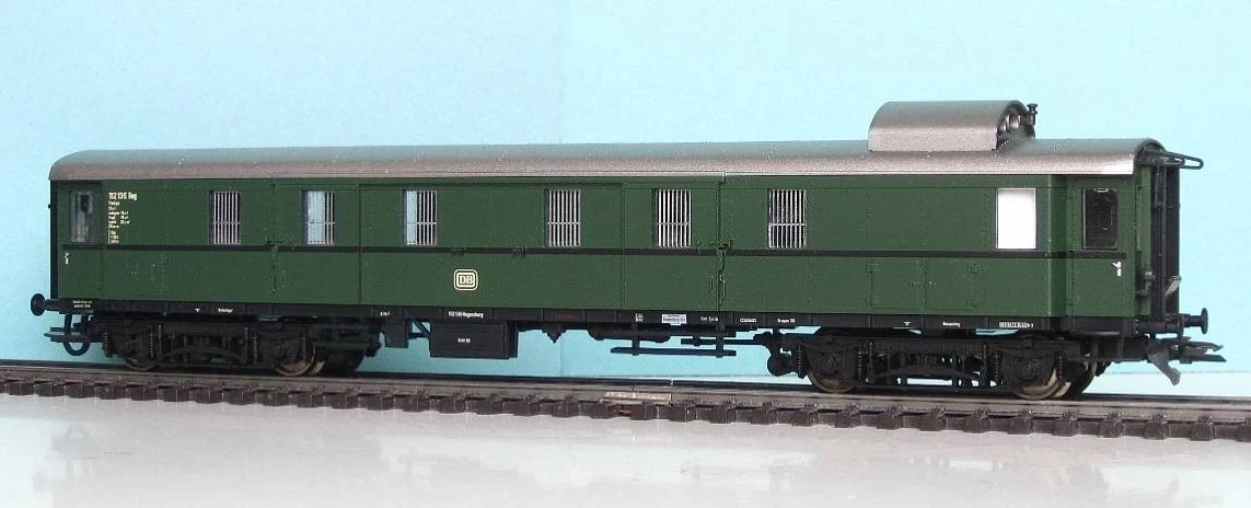 44549 ROCO HO MALETERO A CARRO TIPO HECHT DE DB EN COLOR VERDE