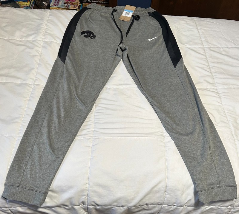Nike Iowa Hawkeyes Grey Sweatpants Size - Medium Brand New Never Worn 