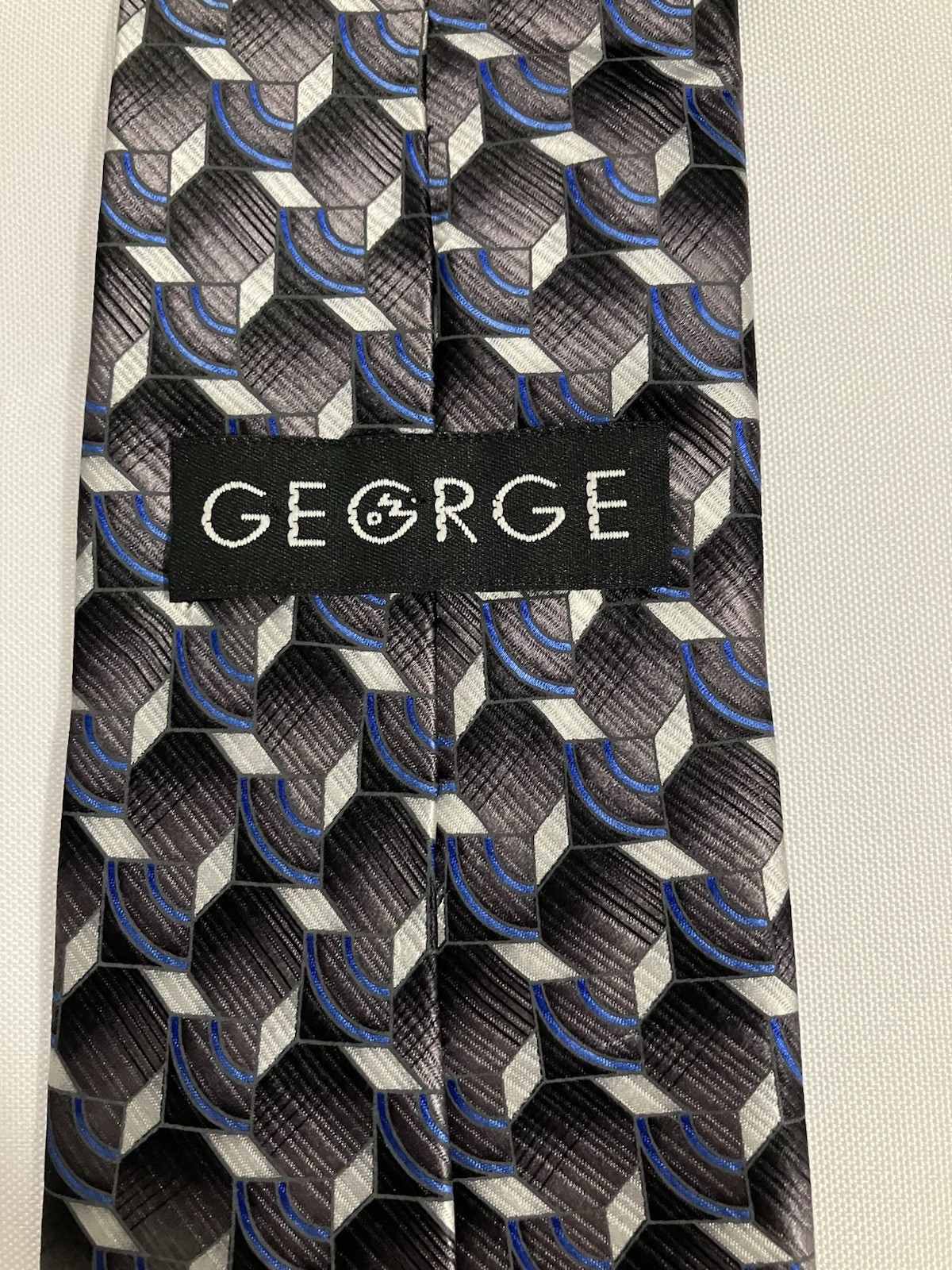 George Geometric Pattern Tie Handmade 100% Silk - image 1