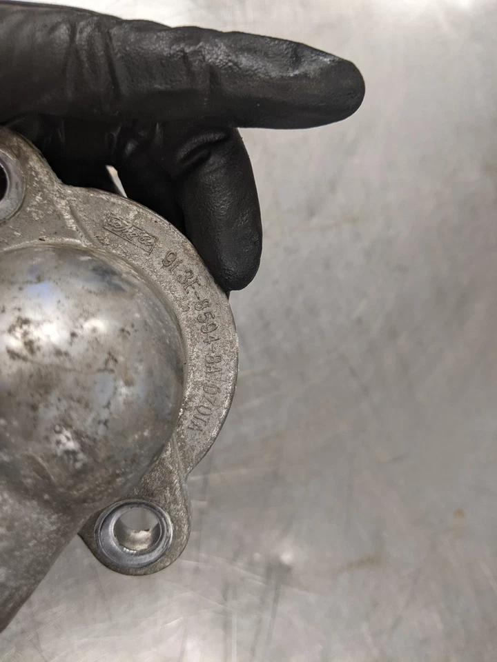 Корпус термостата для 09–11 Ford Crown Victoria 4,6 9L3E8594BA - Изображение 2 из 4