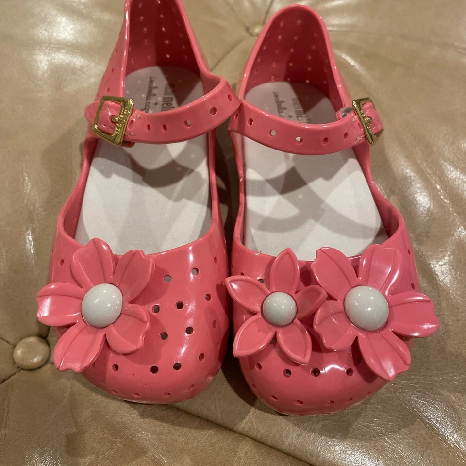 Mini Sapato Melissa x Isabela Capeto Rosa Flor Mary Jane Tamanho: 9 - Imagem 2 de 4
