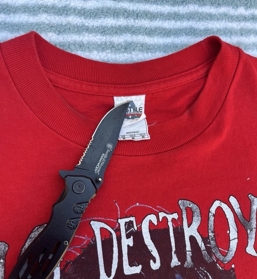 Vintage 2000’s Pig Destroyer Terrifyer Red Grindcore Sludge Metal Band Shirt Med - Image 3 of 3