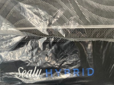 Sealy Posturepedic Hybrid- Chill Premier Queen Mattress
