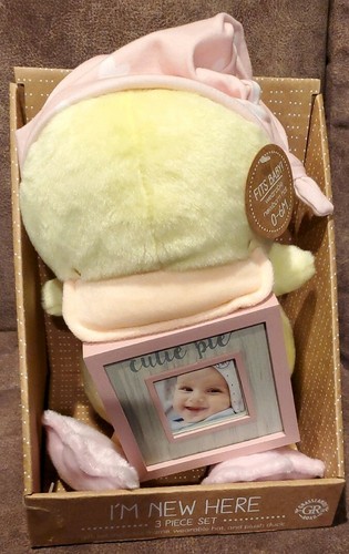 Newborn 3 pc set 10.5" Plush Yellow Duck Hat & Cutie Pie Frame - NEW in Package - Picture 2 of 5