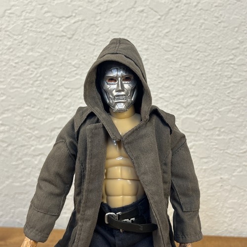 Figura Fantastic Four 2005 Toy Biz Marvel Studios Dr. Doom Edición Coleccionista 12" - Imagen 2 de 14