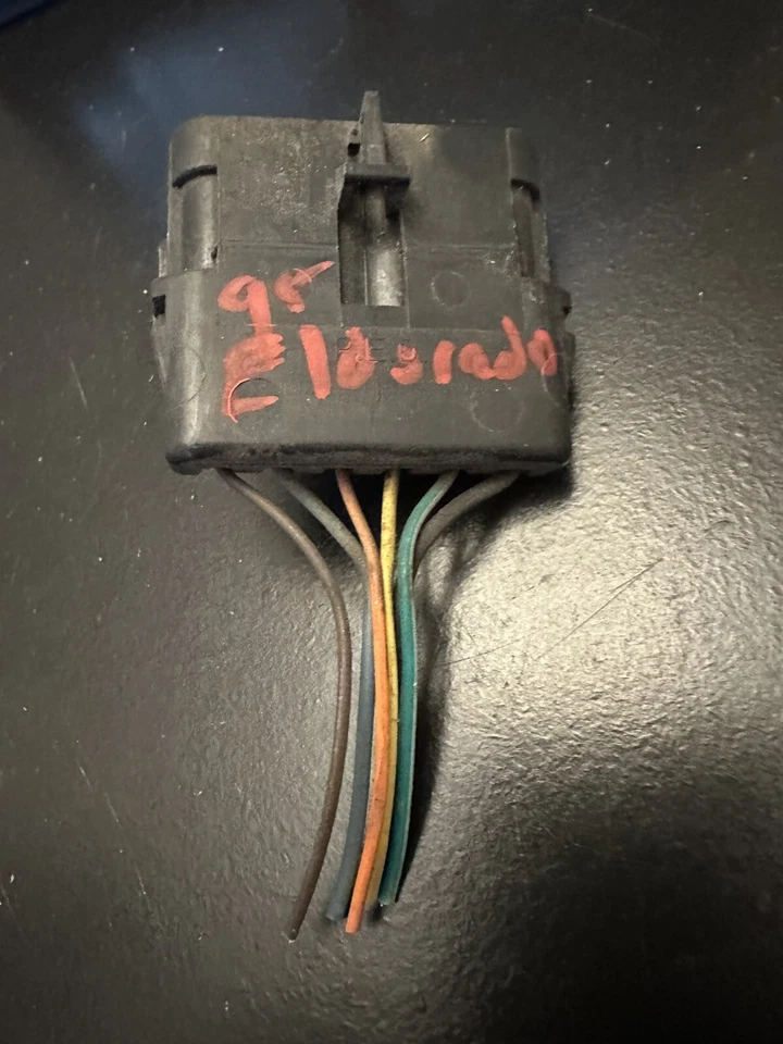 95-02 凯迪拉克 Eldorado 车头灯接线连接器公头端维修套件 — 第 2/4 张图片