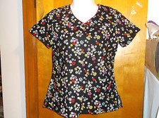 NEW LADY'S SCRUB STAR V' NECK 2 POCKET BLACK SCRUB TOP w/ COLORED FLOWER DESIGN