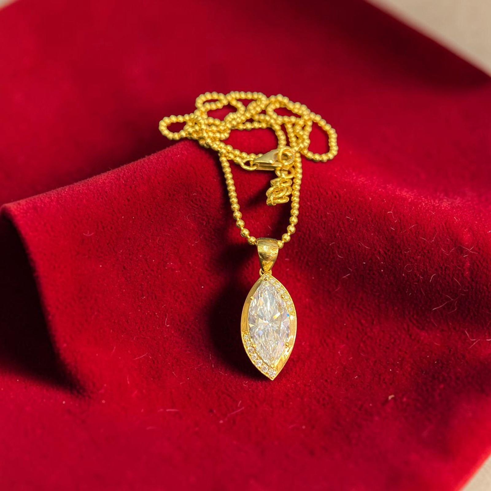2.10 Cts GIA Certified Marquise Round Shape Diamonds Necklace In 18K Yellow Gold image 4