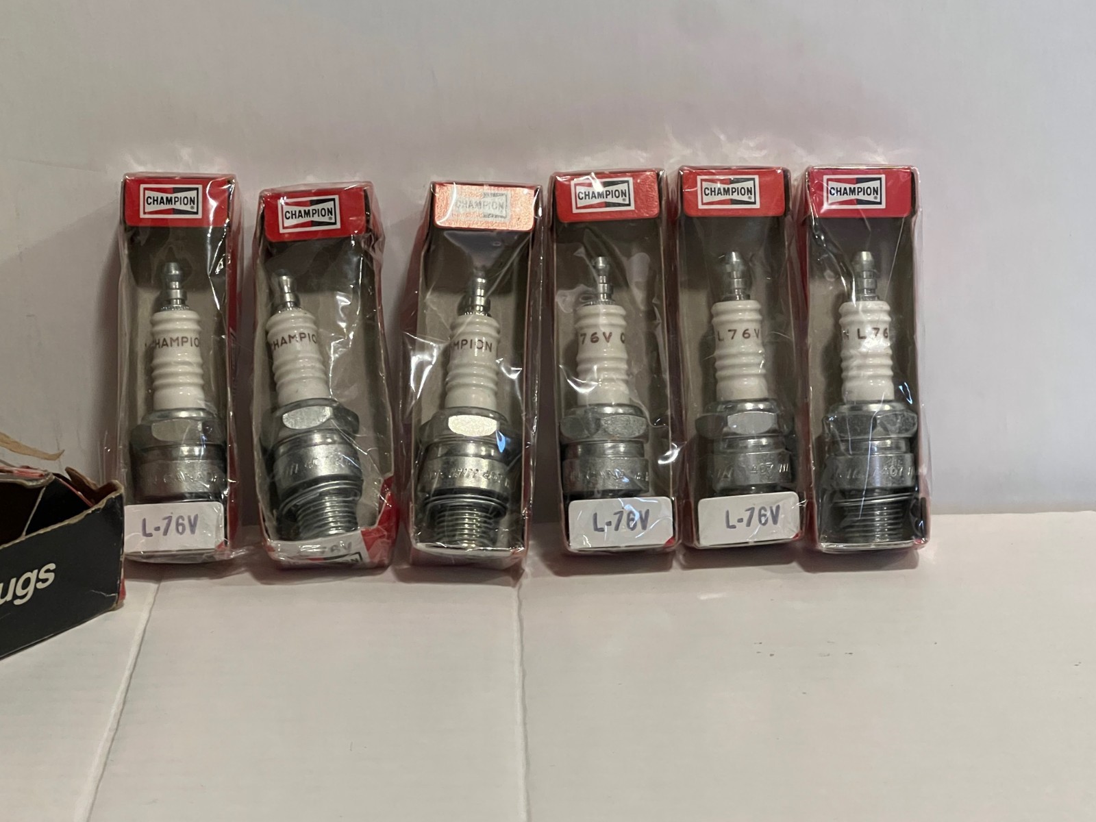 6 CHAMPION Performance Driven Quality Copper Plus SPARK PLUGs 827 - L76V