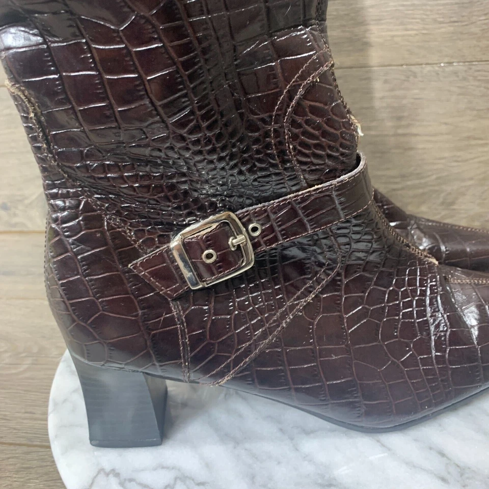 Botas AJ Valenci Mujer 9.5 M Cuero Marrón Estilo Piel de Serpiente Cremallera Hebilla Becerro Foto 2 de 4