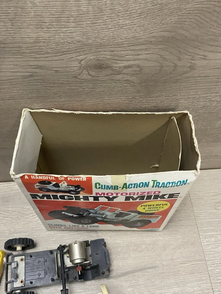 VTG Remco Mighty Mike Toy Jeep Motorized W/ Box Parts Repair  - Image 4 of 4